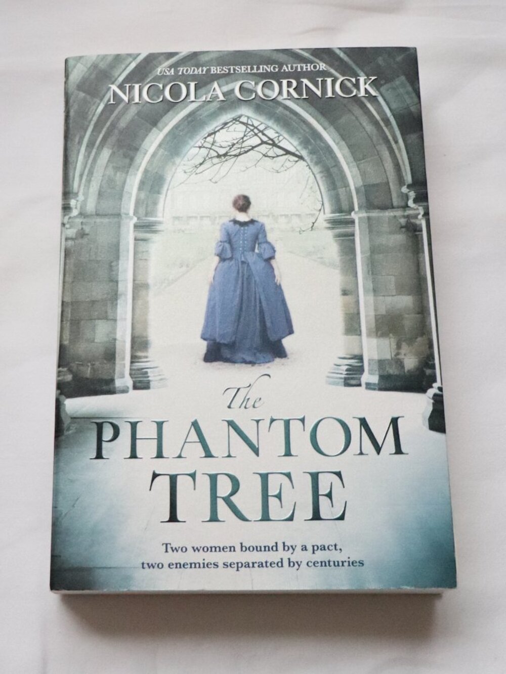 The Phantom Tree by Nicola Cornick | Romance | Time Travel | Fantasy‎ | Fiction